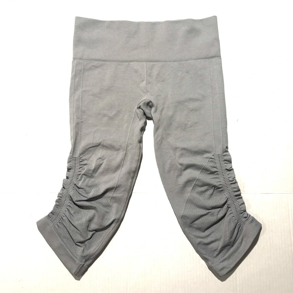 Lululemon In The Flow Crop II Leggings Grey Seamless‎ Women’s Size 6
